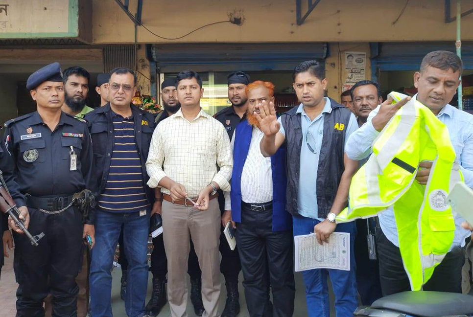 মেহেরপুরে দুই প্রতিষ্ঠানকে জরিমানা