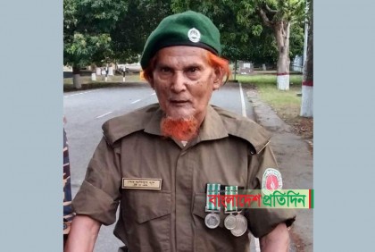 মুজিবনগর সরকারের গার্ড অব অনার প্রদানকারী হামিদুল আর নেই