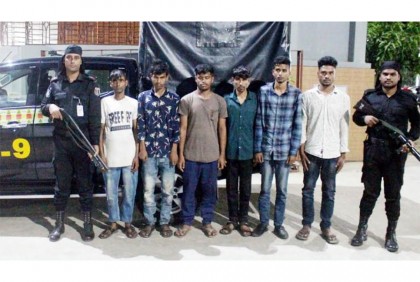 হবিগঞ্জে ডাকাতির প্রস্তুতিকালে দেশীয় অস্ত্রসহ গ্রেফতার ৬