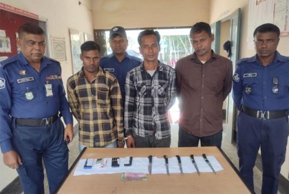 পীরগঞ্জে নাইটকোচে ডাকাতির 
ঘটনায় ৩ জন গ্রেফতার        