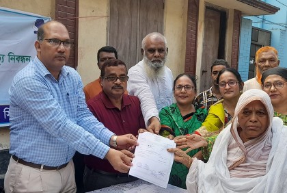 বয়স্ক-বিধবা-প্রতিবন্ধী ভাতাভোগীরা ঘরে বসেই পাচ্ছেন জন্মনিবন্ধন সনদ