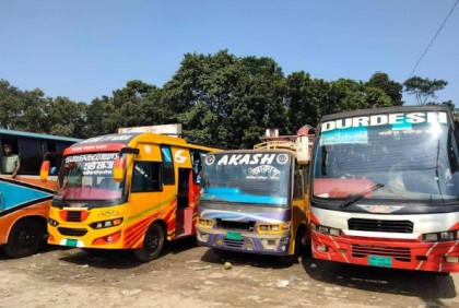 মাদারীপুর-ফরিদপুর রুটে বাস চলাচল বন্ধ, দুর্ভোগে যাত্রীরা 