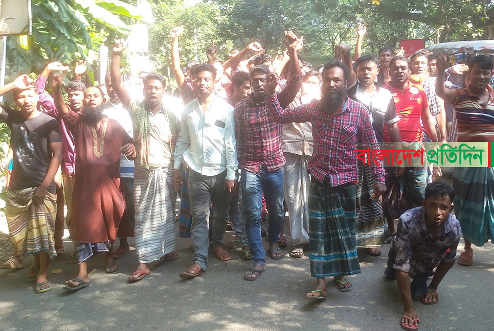 কালিয়াকৈরে চাঁদাবাজি বন্ধের দাবিতে অটো চালকদের বিক্ষোভ