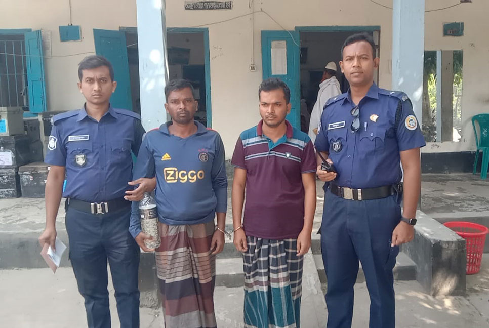 মাকে জুতাপেটার মামলায় দুই ছেলে কারাগারে