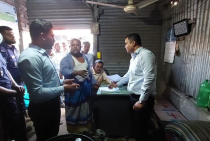 লক্ষ্মীপুরে কেরোসিন তেল কম দেওয়ায় ২ ব্যবসায়ীকে জরিমানা