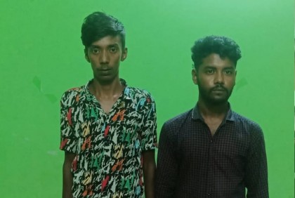 কিশোরগঞ্জে ৩০ বোতল বিদেশি মদসহ দু’জন গ্রেফতার