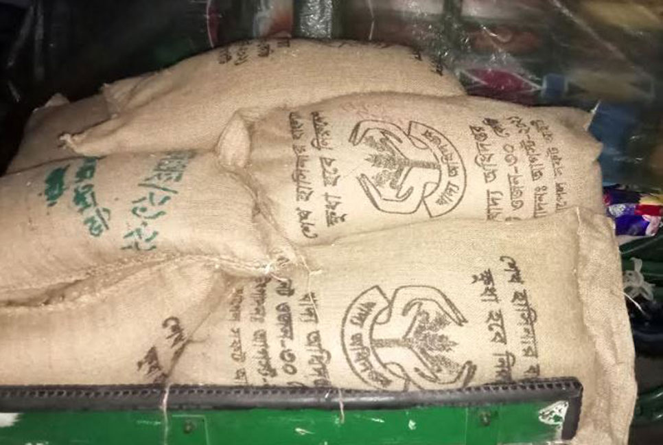 বগুড়ায় সরকারি ১৮ বস্তা চাল উদ্ধার