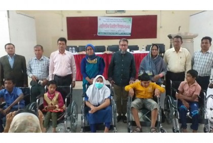 সাতক্ষীরায় প্রতিবন্ধী শিক্ষার্থীদের মাঝে চাহিদা ভিত্তিক এ্যাসিসটিভ ডিভাইস বিতরণ