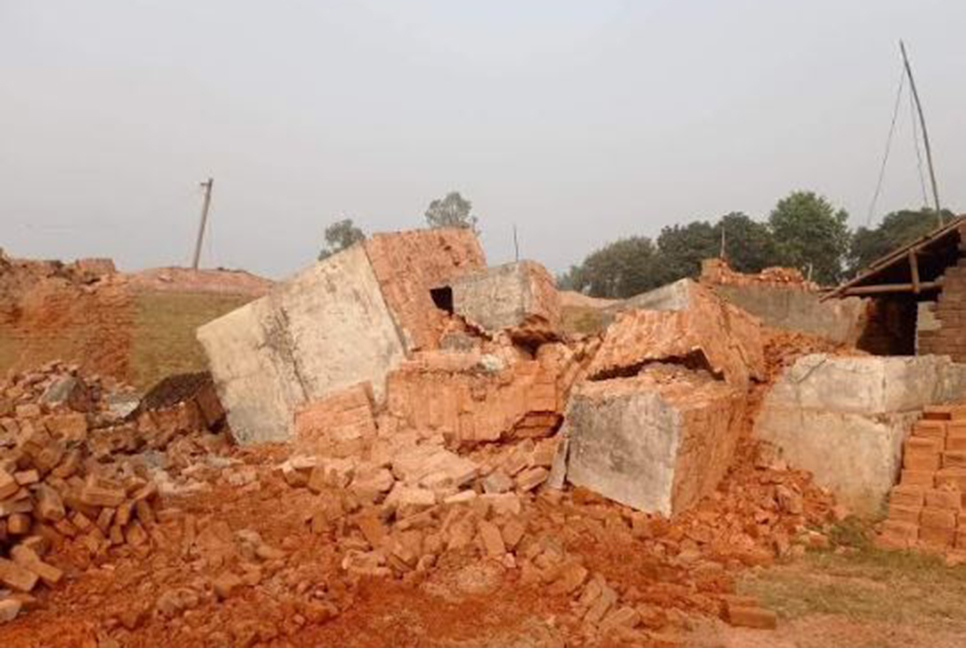 বগুড়ায় গুড়িয়ে দেওয়া হলো অবৈধ ইটভাটা