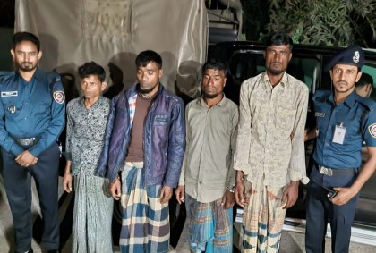 ফুলপুরে মাদকসহ ৪ কারবারি আটক
