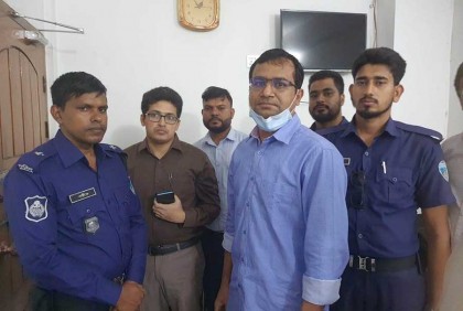ভুয়া চিকিৎসক আটক