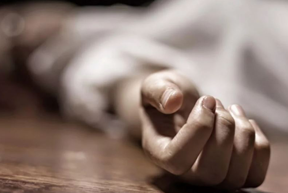 লিফটের দেয়াল ভেঙে শিশুর লাশ উদ্ধার