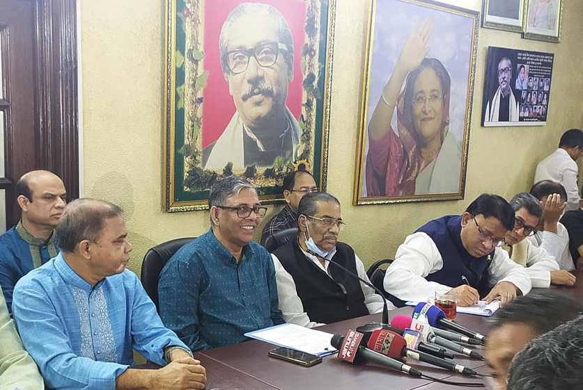 'বিএনপি-জামায়াতের নেতারা কি করছে, কি করবে তা নিয়ে মাথা ঘামাই না'