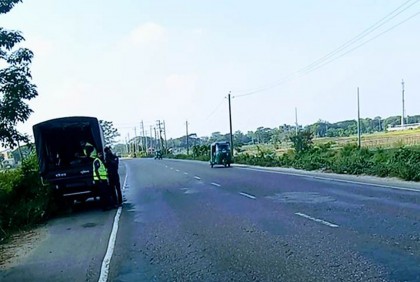 ব্রাহ্মণবাড়িয়া মহাসড়কে থ্রি-হুইলার বন্ধে অভিযান