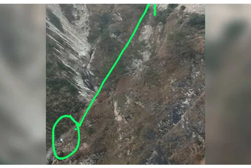 উত্তরাখণ্ডে গাড়ি খাদে পড়ে নিহত ১২

