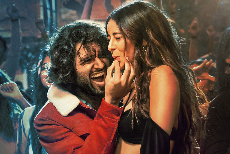 বিজয়-অনন্যার ‘লাইগার’ ছবির পরিচালক-প্রযোজককে জিজ্ঞাসাবাদ 