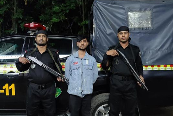 নোয়াখালীতে বন্দুকসহ যুবক গ্রেফতার