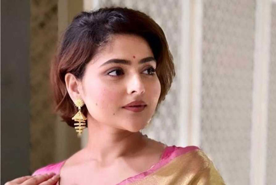 একরাতে পর পর ১০ বার হার্ট অ্যাটাক ঐন্দ্রিলার, অবস্থা আরও সঙ্কটাপন্ন