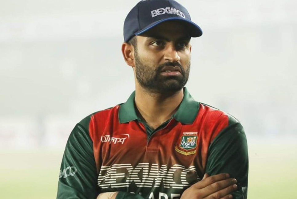 লাইফ সাপোর্টে শ্বশুর, খেলার মাঝপথেই চট্টগ্রাম গেলেন তামিম