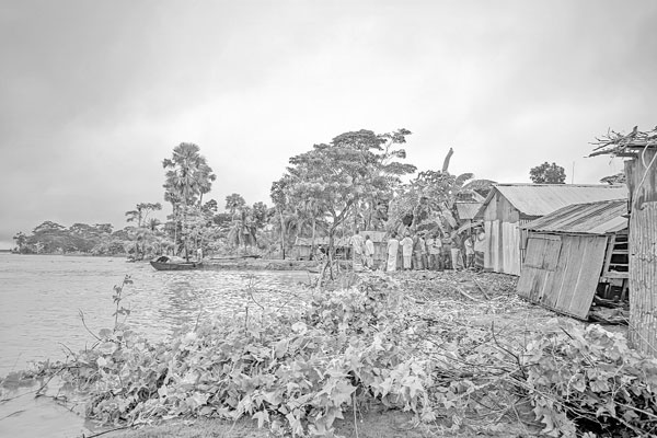 ঝালকাঠিতে বিষখালী সুগন্ধার তীব্র ভাঙন