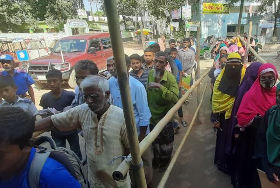 নাসিরনগরে টিসিবির পণ্য পাচ্ছেন ১৩ হাজার মানুষ