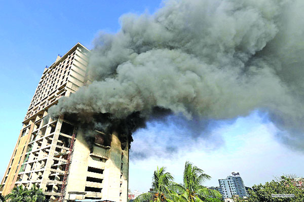 বহুতল ভবনে অগ্নিকান্ড