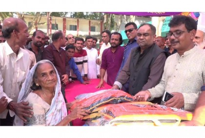ঝিনাইদহে শীতার্তদের মাঝে ৩ হাজার শীতবস্ত্র বিতরণ
