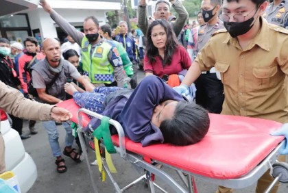 ইন্দোনেশিয়ায় শক্তিশালী ভূমিকম্পে নিহত বেড়ে ১৬২