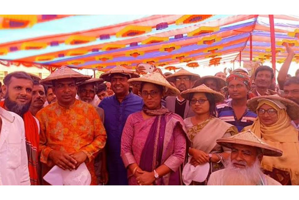 হরিণাকুন্ডুতে কৃষক সমাবেশ অনুষ্ঠিত