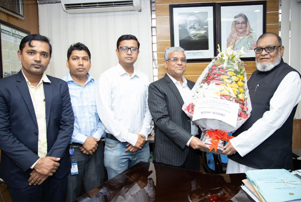মুক্তিযুদ্ধ বিষয়ক মন্ত্রীর সাথে বিডিইউ উপাচার্যের সৌজন্য সাক্ষাৎ ও মতবিনিময়