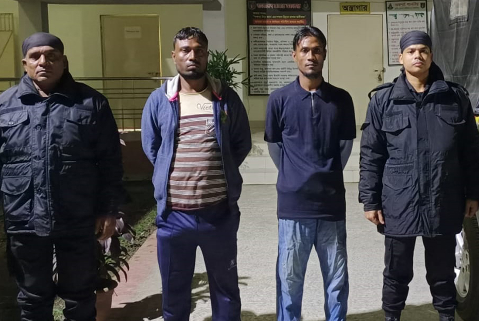 কুপিয়ে হত্যার ঘটনায় দুই ভাই গ্রেফতার