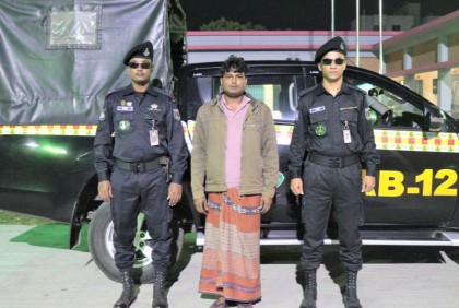 সিরাজগঞ্জে ১০০ গ্রাম হেরোইনসহ মাদক-কারবারি আটক


