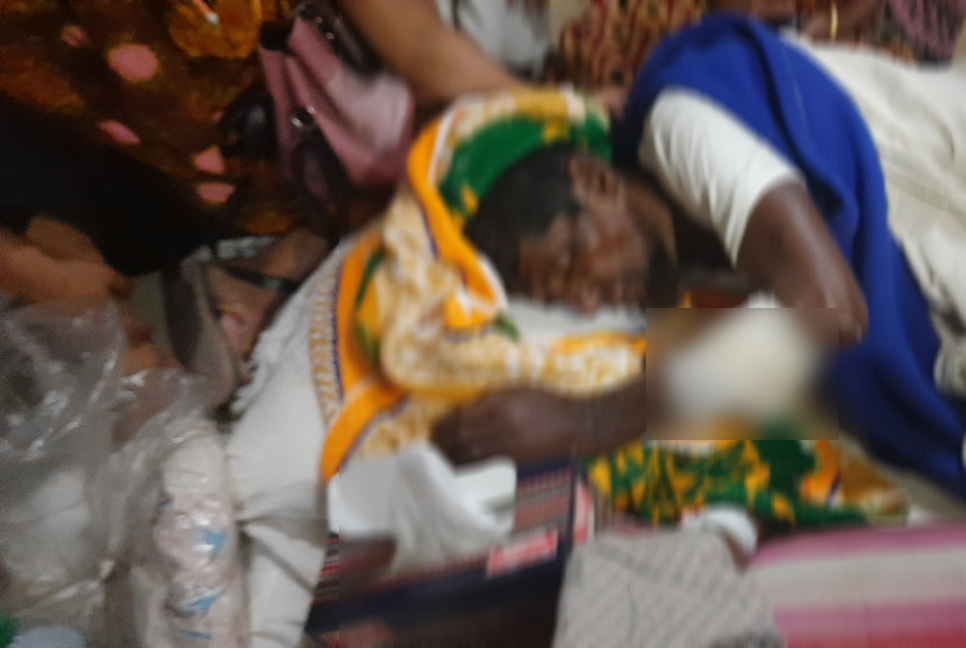 ইউপি সদস্যের হাত-পায়ের রগ কেটে হত্যাচেষ্টা  
