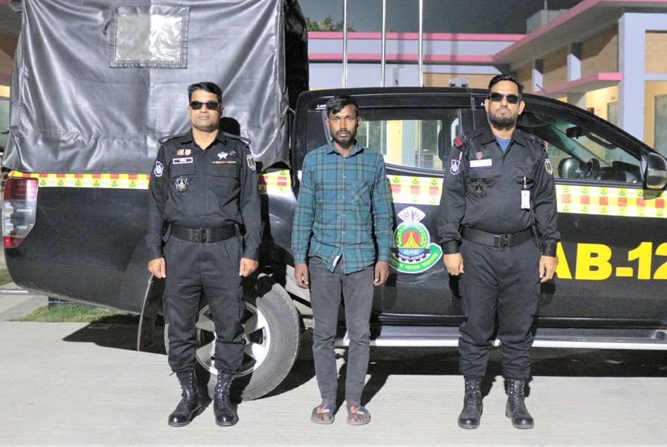 সিরাজগঞ্জে ইয়াবাসহ মাদক কারবারি আটক
