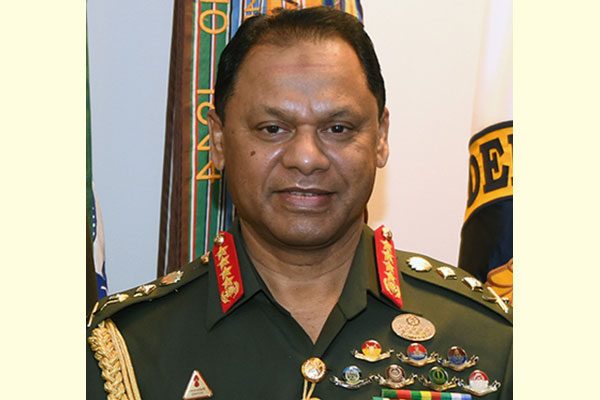 সেনাবাহিনী প্রধান কাতার গেছেন