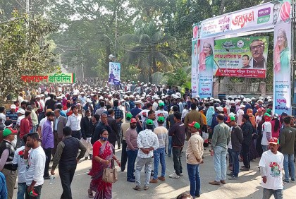 লাখো মানুষের স্রোত যশোর স্টেডিয়াম মুখে