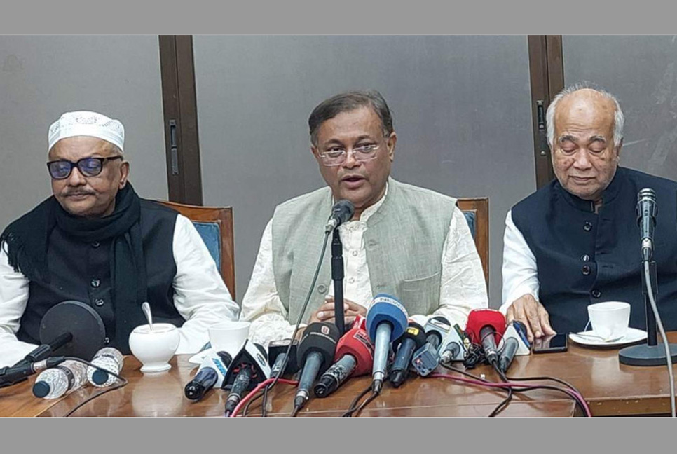 বিএনপি বিভিন্ন দূতাবাসে রাত-বিরাতে ধরনা দেয় : তথ্যমন্ত্রী

