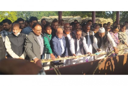 লালপুরে নর্থ বেঙ্গল সুগার মিলের আখ মাড়াই কার্যক্রম শুরু