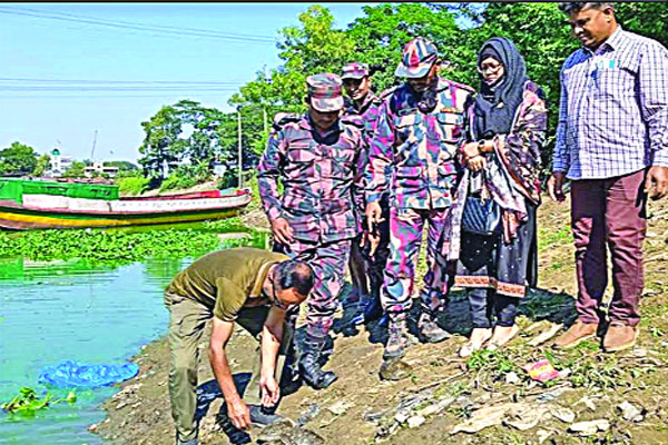 আখাউড়ায় ৫২টি কচ্ছপ নদীতে অবমুক্ত
