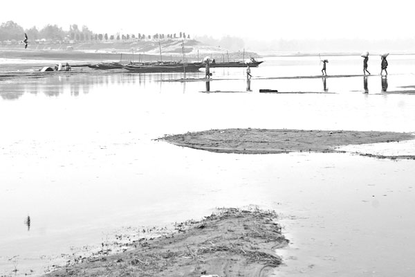 বগুড়া নাব্য সংকটে যমুনা