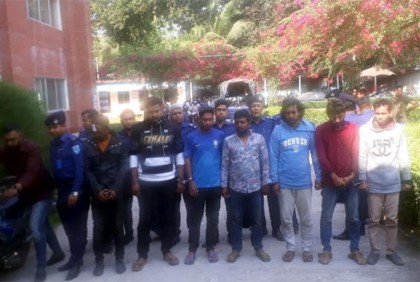 দিনাজপুরে ছিনতাই যাওয়া টাকা 
উদ্ধারসহ ৮ জন গ্রেফতার