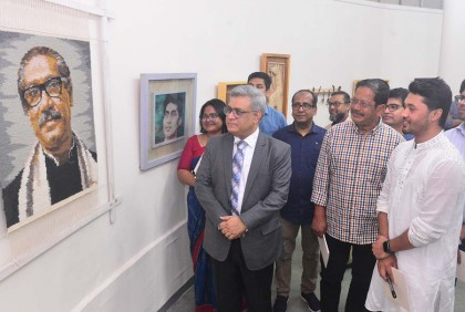 ঢাবি শিক্ষার্থীর একক শিল্পকর্ম প্রদর্শনী শুরু 