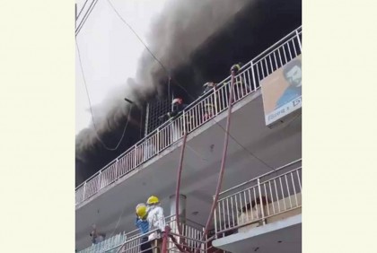ভৈরবে জুতার মার্কেটে আগুন, তিন ঘণ্টা পর নিয়ন্ত্রণে