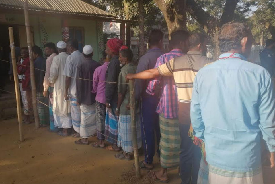 কুমিল্লার ৫ ইউপিতে চলছে ভোট 