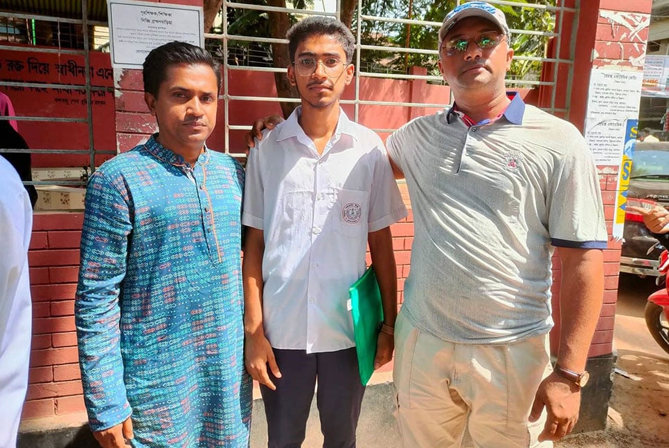 বাবার লাশ রেখে পরীক্ষা দিতে যাওয়া সেই মিরাজ পেল জিপিএ-৫