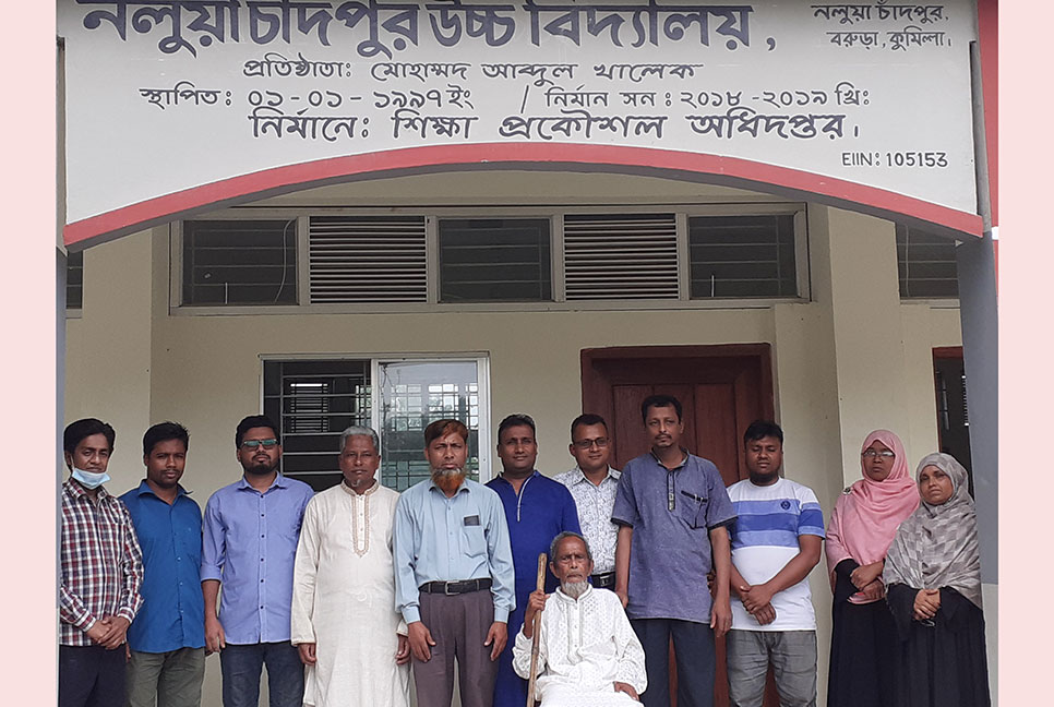শতভাগ পাস করেছে চা বিক্রেতার স্কুলের শিক্ষার্থীরা