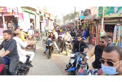 আচরণবিধি লঙ্ঘন করে আলফাডাঙ্গায় মেয়র প্রার্থী সাইফারের শোডাউন 

