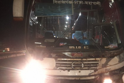 টাঙ্গাইলে বাসচাপায় মোটরসাইকেলের দুই আরোহী নিহত

