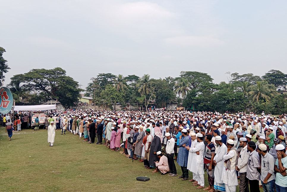 হামলায় নিহত সাবেক এমপি শাহজাহান খানের দাফন সম্পন্ন 