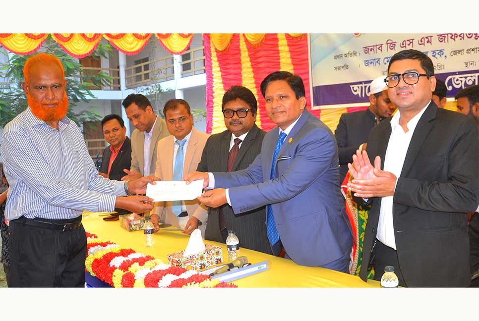 বগুড়ায় ভূমি অধিগ্রহণের টাকা পেলেন ১৫ ভূমি মালিক

